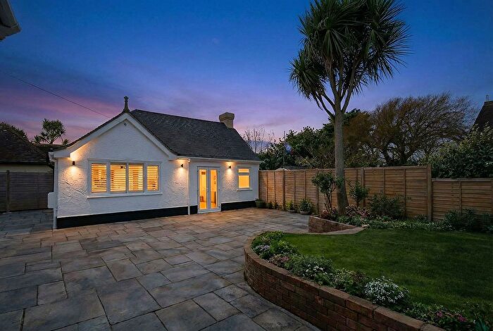 1 Bedroom Detached Bungalow For Sale In The Drive, East Preston, BN16