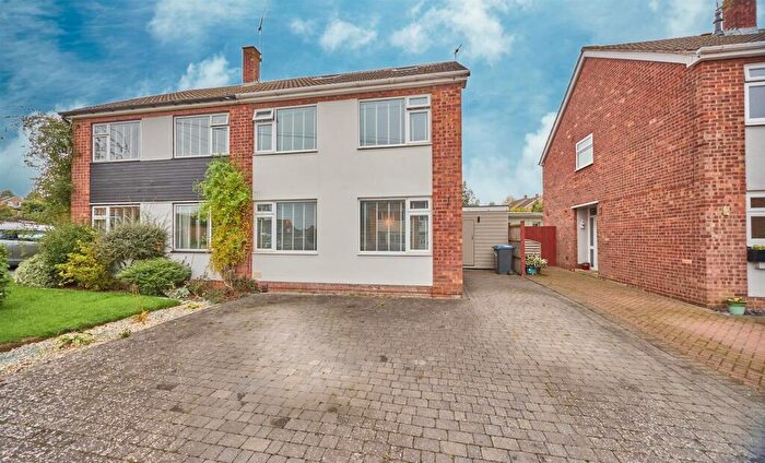 4 Bedroom Semi-Detached House For Sale In Darley Road, Burbage, Hinckley, LE10