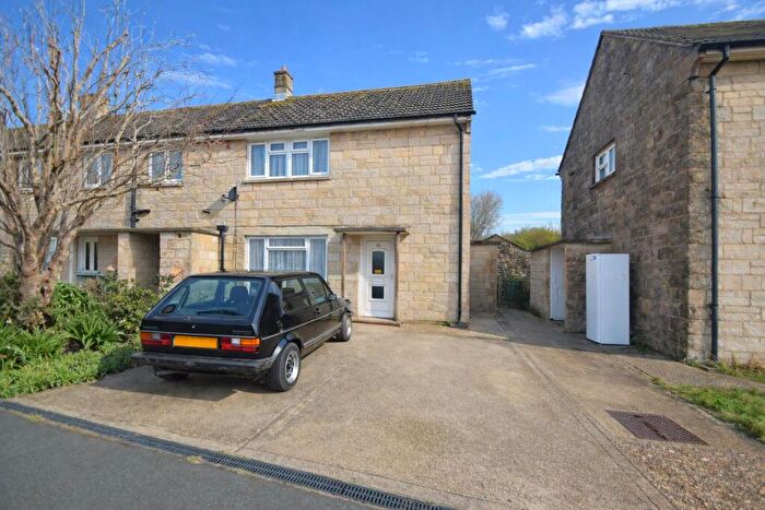 3 Bedroom End Of Terrace House For Sale In Large Rear Garden * Shanklin, PO37
