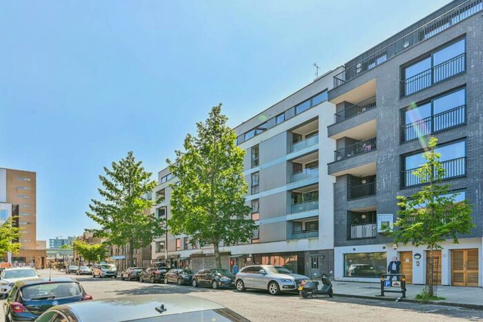 3 Bedroom Flat To Rent In Downham Road, De Beauvoir Town, London, N1