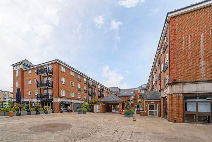 2 Bedroom Flat To Rent In High Street, Brentford, TW8