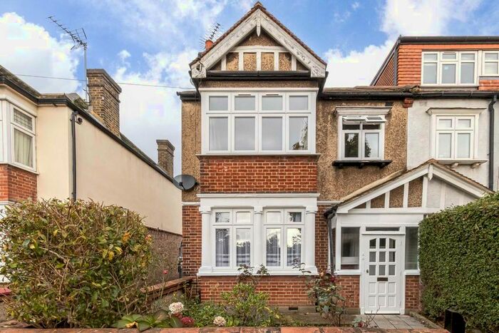 1 Bedroom Flat To Rent In The Ride, Brentford, TW8