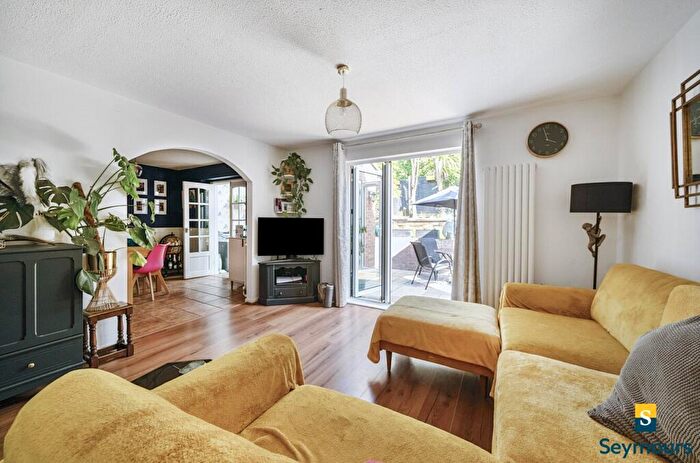 3 Bedroom Semi-Detached House For Sale In Speedwell Close, Merrow Park, Guildford, Surrey, GU4