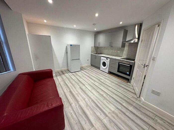 1 Bedroom Flat To Rent In Tilehurst Road, Reading, RG30
