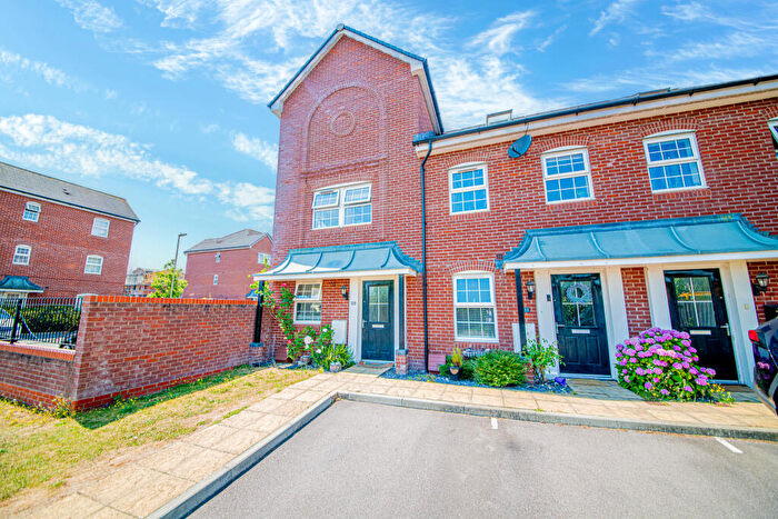 4 Bedroom End Of Terrace House For Sale In Ashton Gardens, Eastleigh, Hampshire, SO50