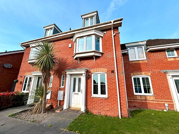 3 Bedroom Property To Rent In Moorfields Close, Aldridge, Walsall, WS9