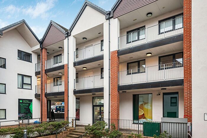 2 Bedroom Flat To Rent In Attenborough Court, Owen Square, Watford, WD19