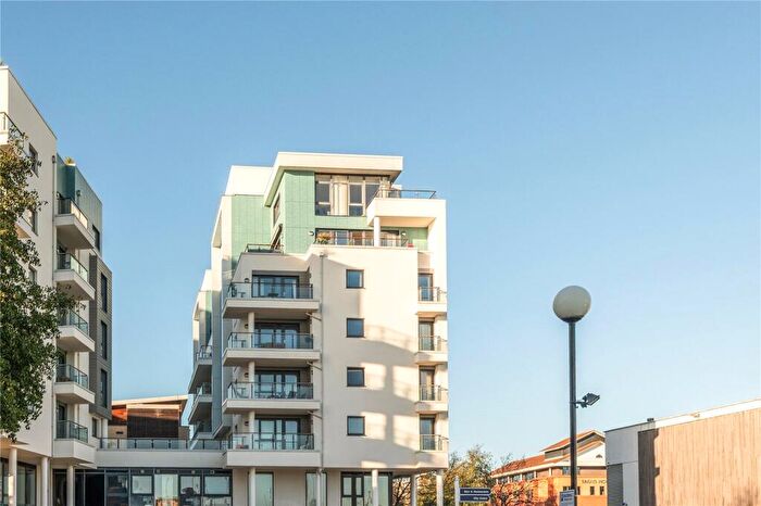 2 Bedroom Apartment For Sale In Maritime Walk, Southampton, Hampshire, SO14