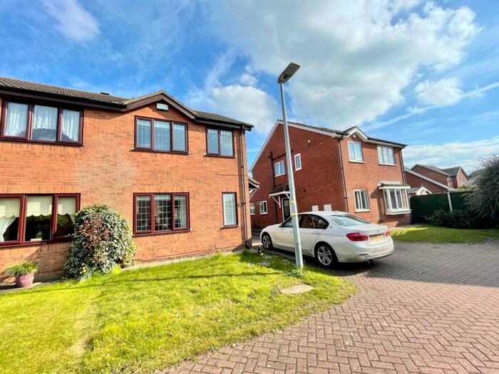 3 Bedroom Semi-Detached House To Rent In Coltsfoot Drive, Waltham, Grimsby, DN37