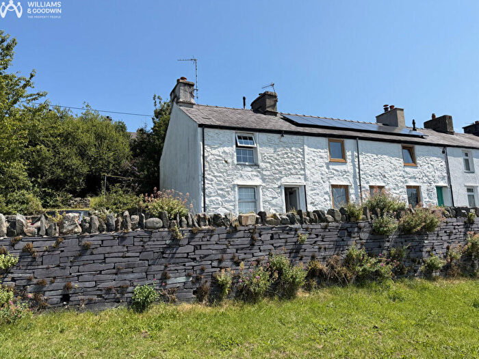 1 Bedroom End Of Terrace House For Sale In Middle Street, Bethesda, Gwynedd, LL57