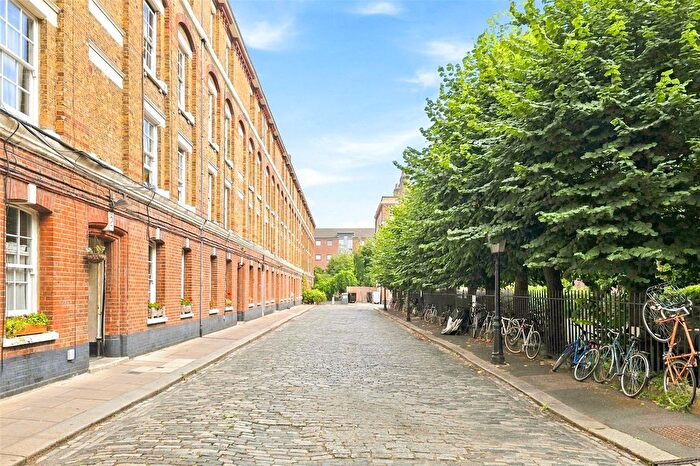 1 Bedroom Flat For Sale In Gibson Gardens, London, N16