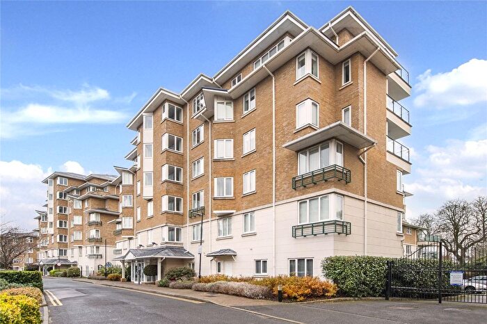 3 Bedroom Flat To Rent In Birchgrove House, Strand Drive, TW9
