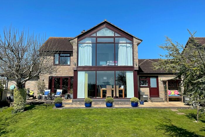 4 Bedroom Link Detached House For Sale In Templecombe, Somerset, BA8