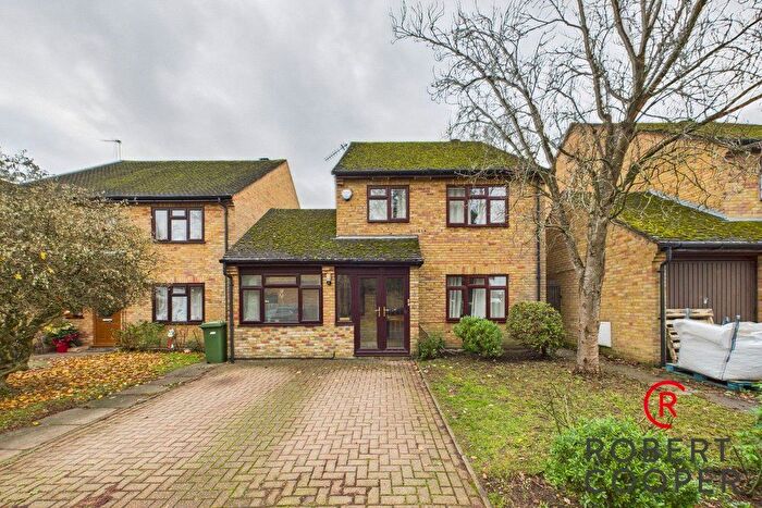4 Bedroom Detached House For Sale In Pepys Close, Ickenham, UB10
