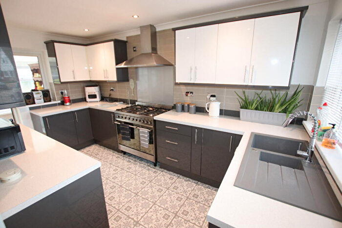 2 Bedroom Bungalow For Sale In Terndale, Clacton On Sea, CO15