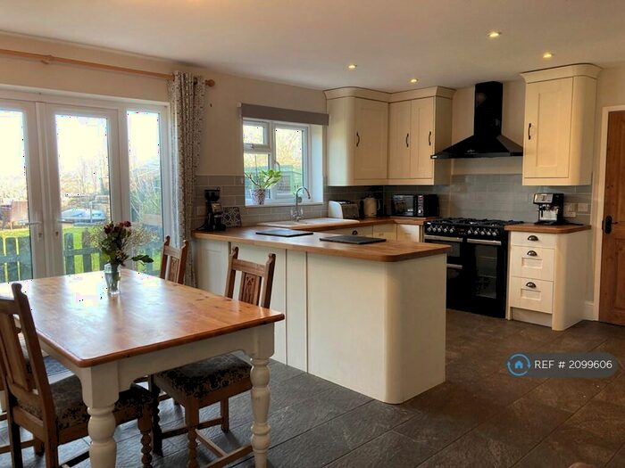4 Bedroom Semi-Detached House To Rent In Valley Way, Colerne, Chippenham, SN14