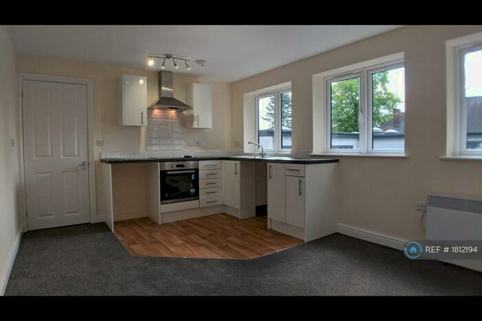 2 Bedroom Flat To Rent In Kingswood House, Nottingham, NG5