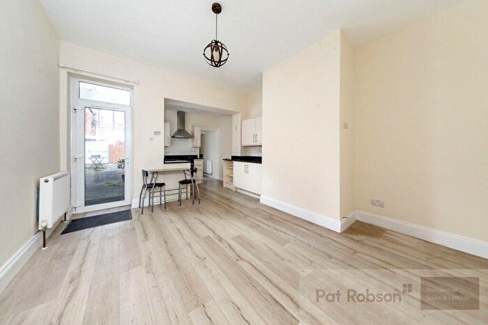 2 Bedroom Apartment To Rent In Trewhitt Road, Heaton, Newcastle Upon Tyne, NE6