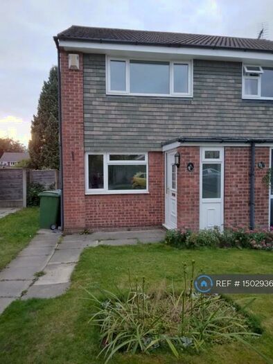 2 Bedroom Semi-Detached House To Rent In Chester Avenue, Sale, M33