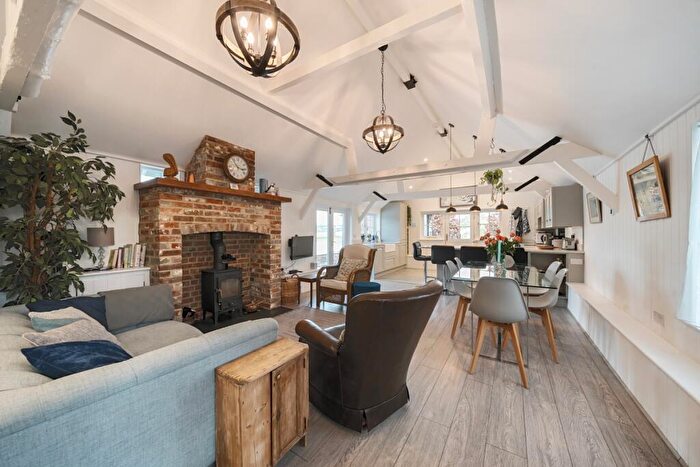 2 Bedroom Cottage To Rent In Blanket Street East Worldham, GU34