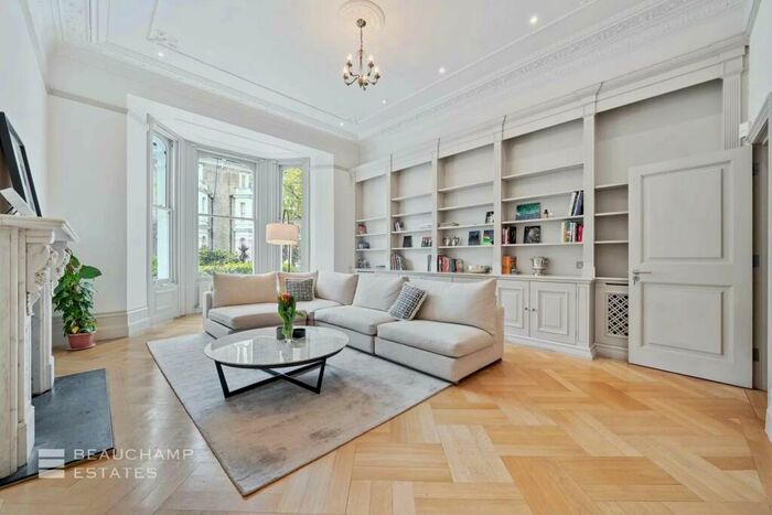 4 Bedroom Apartment To Rent In Redcliffe Gardens, Chelsea, SW10