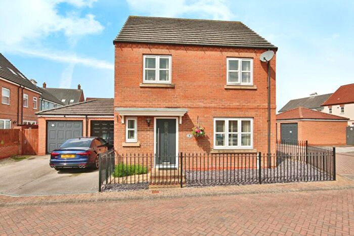3 Bedroom Detached House For Sale In Parish Mews, Kingswood, Hull, HU7