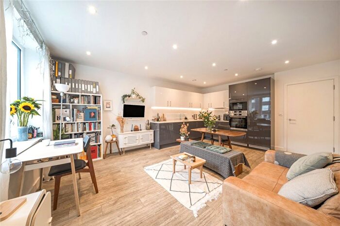 1 Bedroom Flat For Sale In Beck Square, London, E10