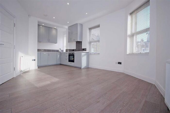 1 Bedroom Flat To Rent In Mayfield Grove, Harrogate, North Yorkshire HG1