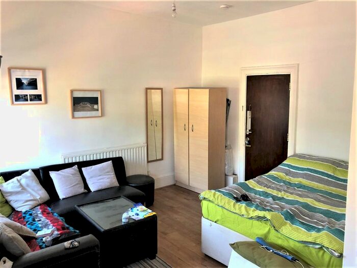 Studio To Rent In Poppleton Road, Leytonstone, E11