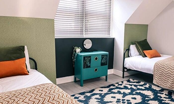 3 Bedroom Detached House To Rent In Salford, Manchester, M7