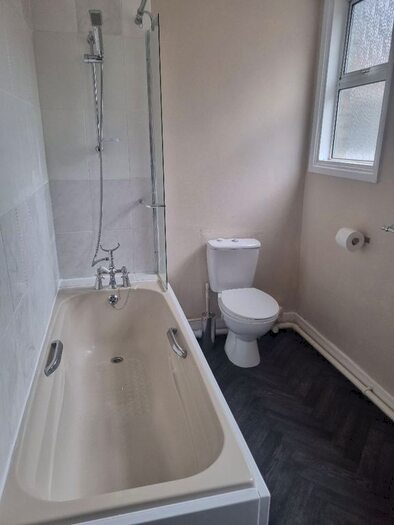 1 Bedroom Property To Rent In Queen Street, Ramsgate, CT11
