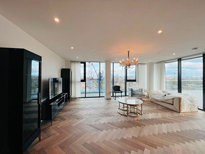 3 Bedroom Flat To Rent In Merino Gardens, London, E1W