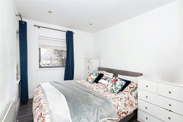 1 Bedroom Flat For Sale In Longbridge Road, Barking, IG11