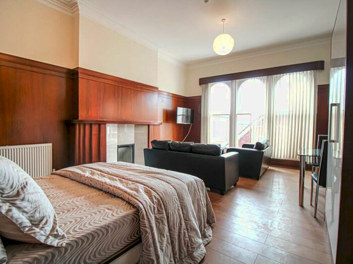 1 Bedroom Apartment To Rent In Clarendon Road, Leeds, #, LS2