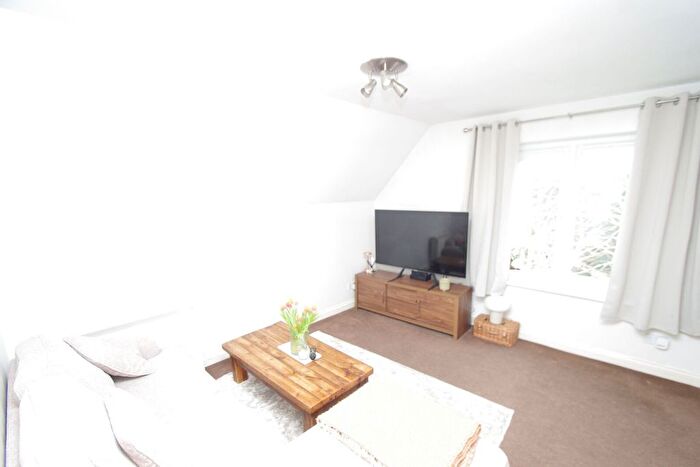 1 Bedroom Flat To Rent In Wellington House, Watford, Watford, WD24