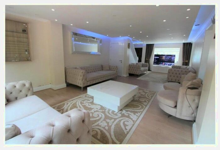 3 Bedroom Semi-Detached House To Rent In Addison Road, Enfield, EN3