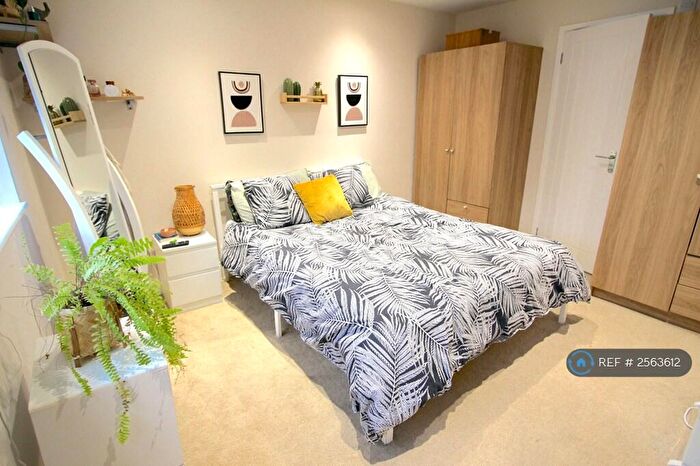 2 Bedroom Flat To Rent In Station Road, London, NW4