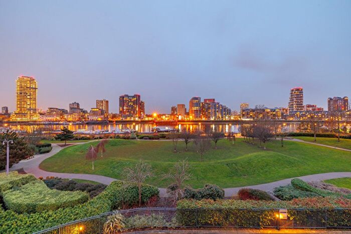 4 Bedroom Flat To Rent In Arcadian House, Imperial Crescent, SW6