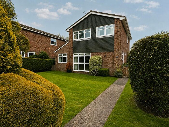 3 Bedroom Detached House For Sale In Kingsmead, Nailsea, North Somerset, BS48