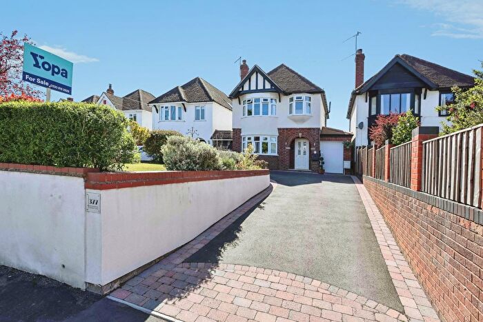 3 Bedroom Detached House For Sale In Ombersley Road, Worcester, WR3