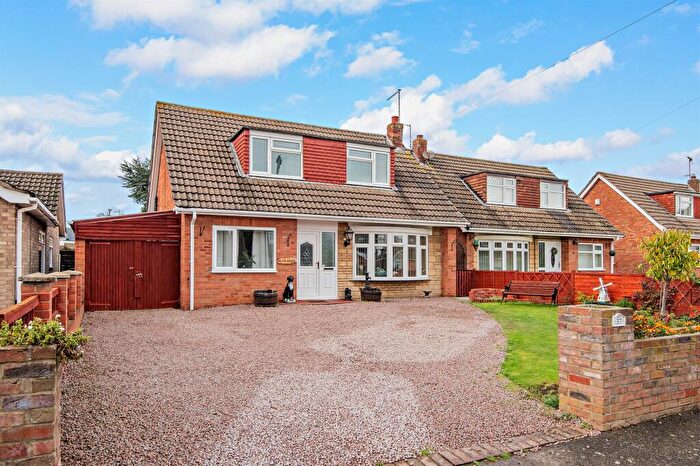 3 Bedroom Detached House For Sale In Lowther Gardens, Peterborough, PE4