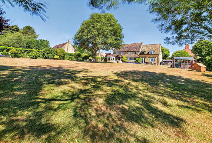 5 Bedroom Detached House For Sale In Park Walk, Brigstock, Kettering, Northamptonshire, NN14