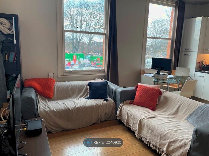 2 Bedroom Flat To Rent In Bedford Hill, London, SW12