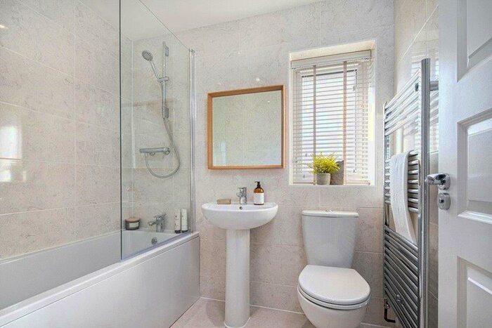 4 Bedroom Detached House For Sale In Longmeanygate, Midge Hall, Leyland, Lancashire, PR26