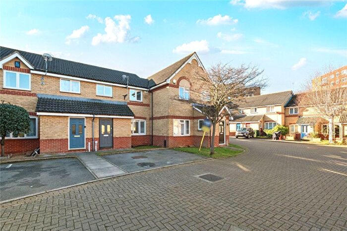 3 Bedroom Terraced House For Sale In Ridgewell Close, London, SE26