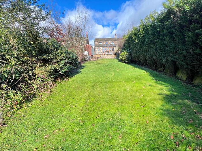 3 Bedroom Semi-Detached House For Sale In New Road, Huddersfield, HD5