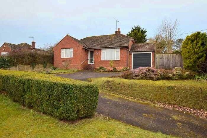 3 Bedroom Property For Sale In Elevated Rooftop Views Over Wey Valley - 0.4 Mile Walk Alton Station, GU34