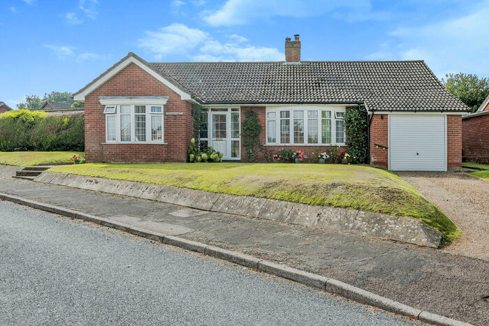3 Bedroom Detached Bungalow For Sale In Wathen Way, Marsham, Norwich, NR10