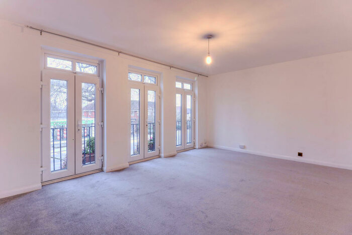 2 Bedroom Apartment To Rent In Cobham, KT11