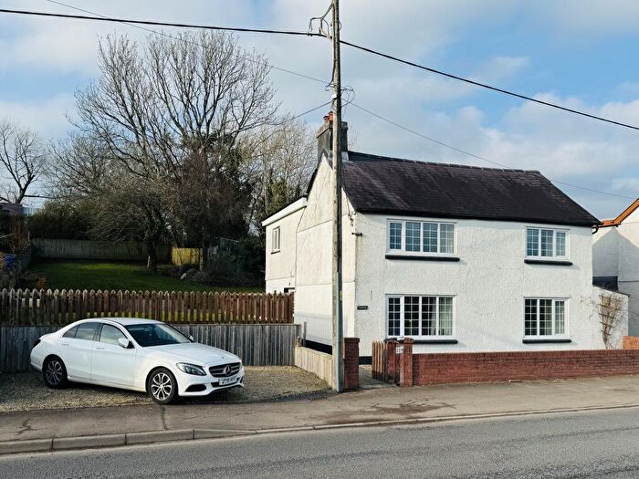 4 Bedroom House To Rent In Rhosmaen, Llandeilo, SA19